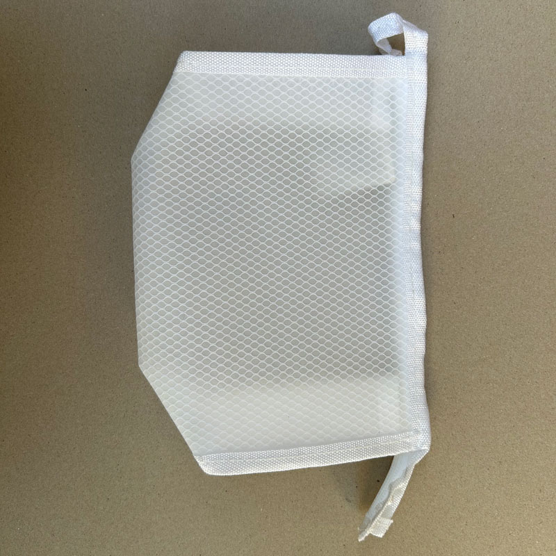 Kuidas puhastada selget kosmeetikakotti