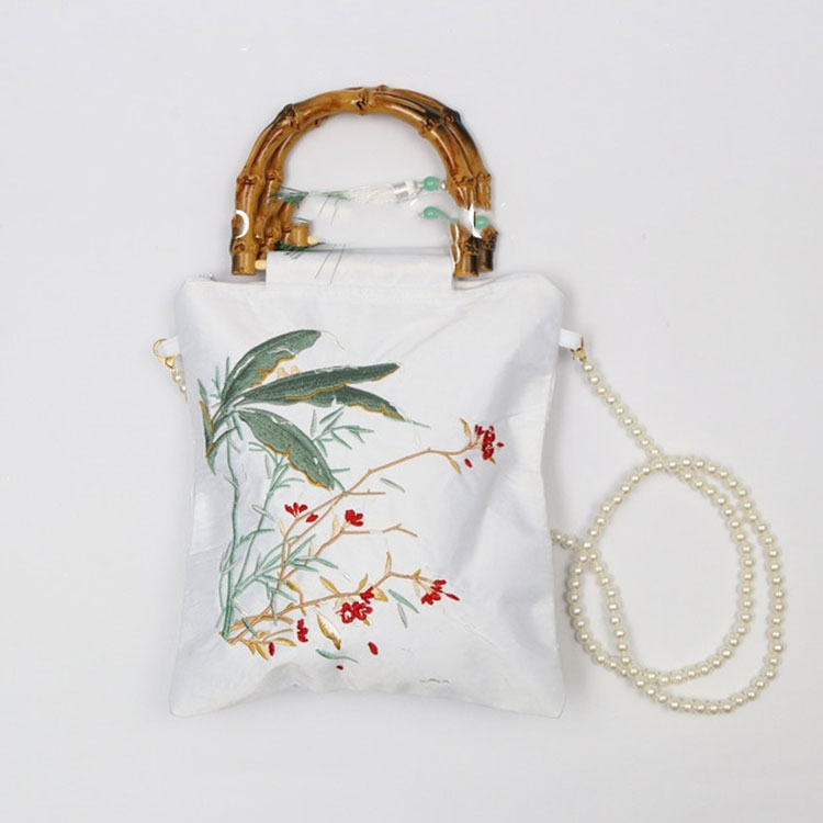 Kuidas hoolitseda antiiksete satiini käekottide eest, et oma elu pikendada